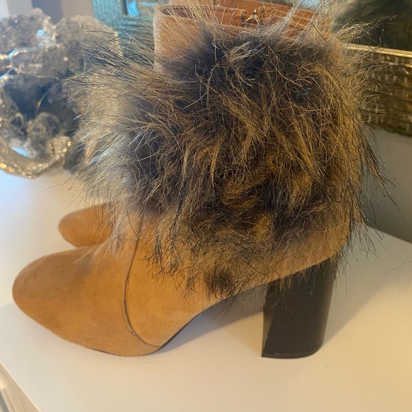 CAPE ROBBIN FAUX FUR BERNICE BOOT - Picture 4 of 6